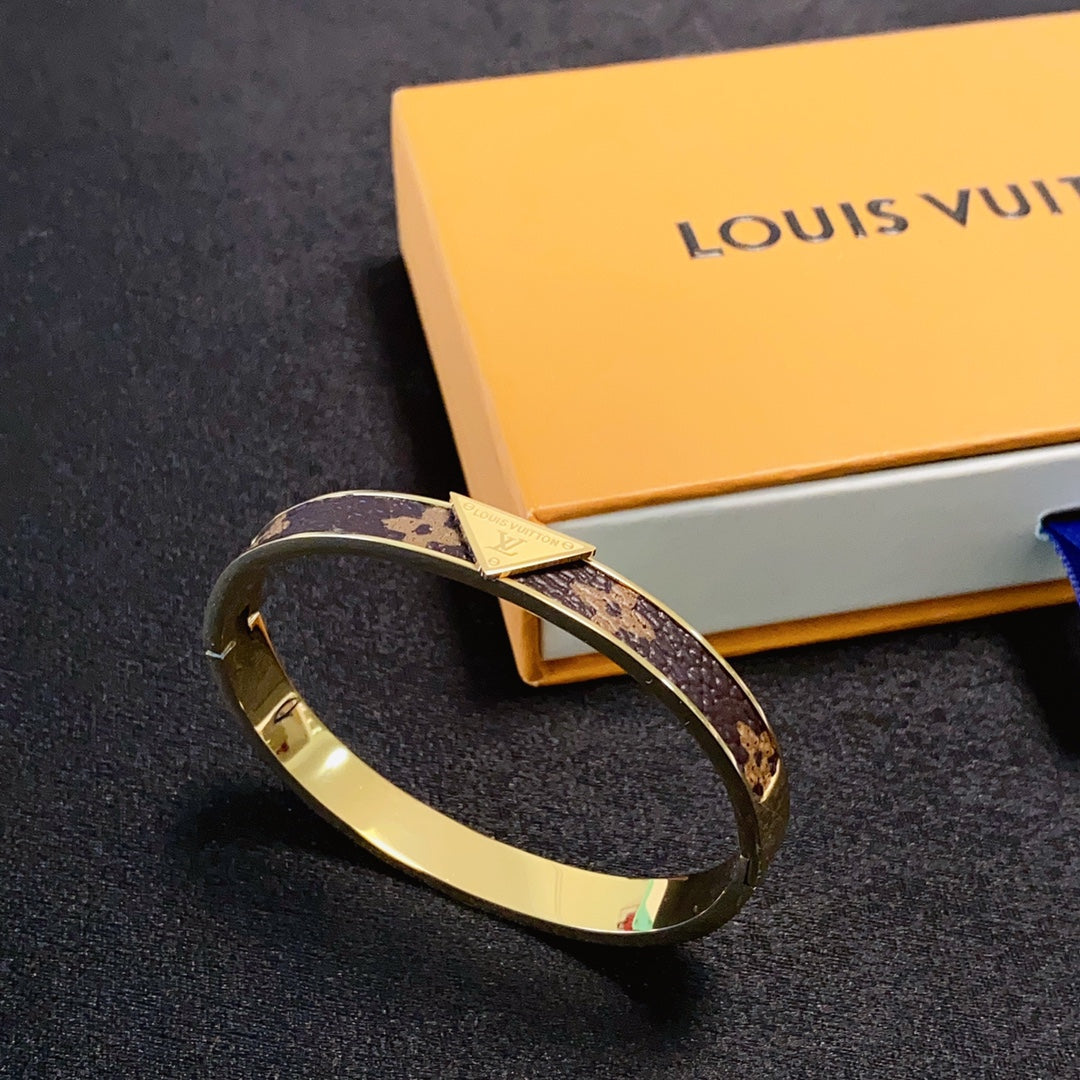 Louis Vuitton Luxury Bracelet | Iconic Elegance & Boutique-Grade Quality 171