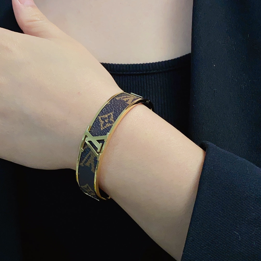 Louis Vuitton Luxury Bracelet | Iconic Elegance & Boutique-Grade Quality 176