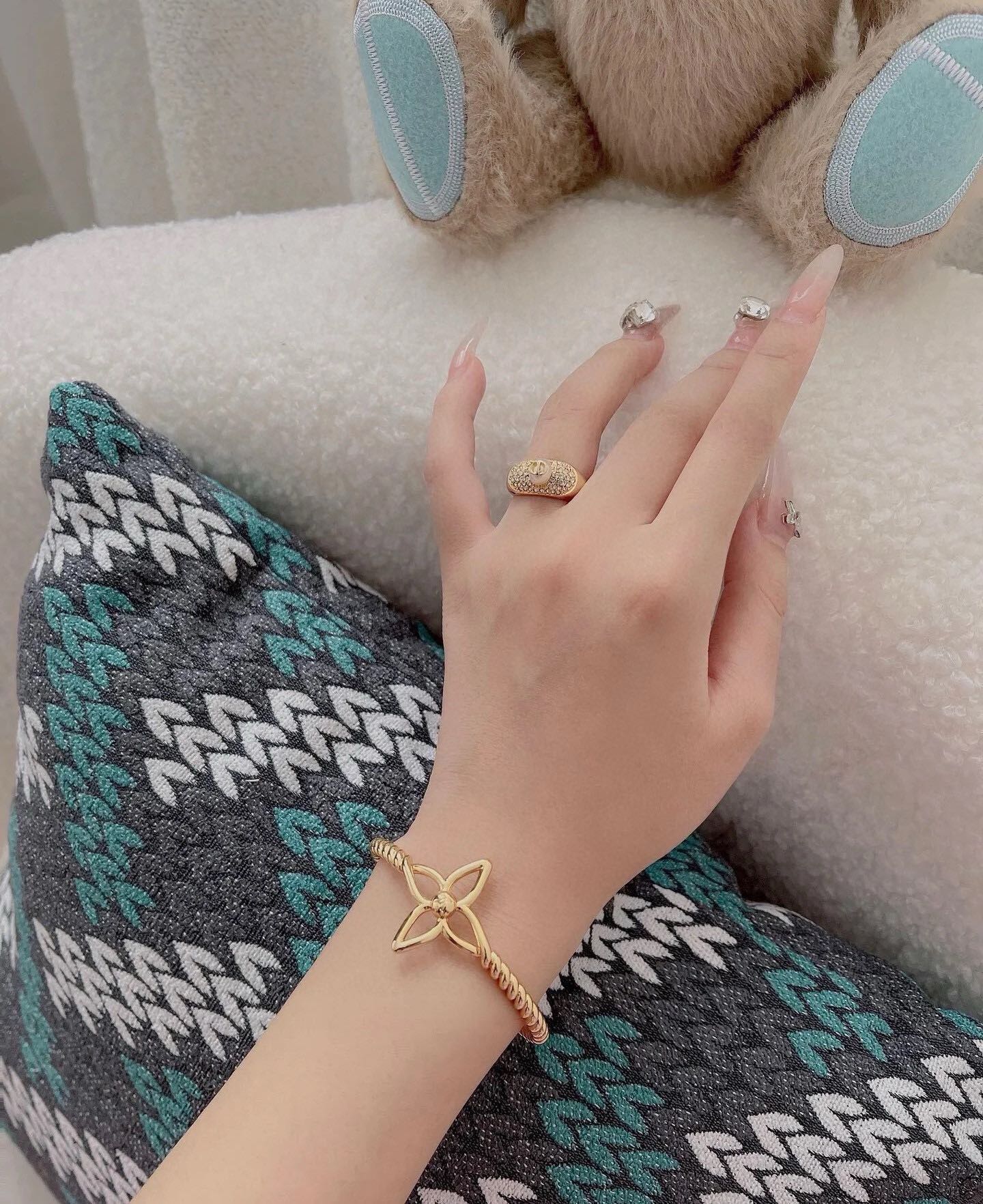 Louis Vuitton Luxury Bracelet | Iconic Elegance & Boutique-Grade Quality 180