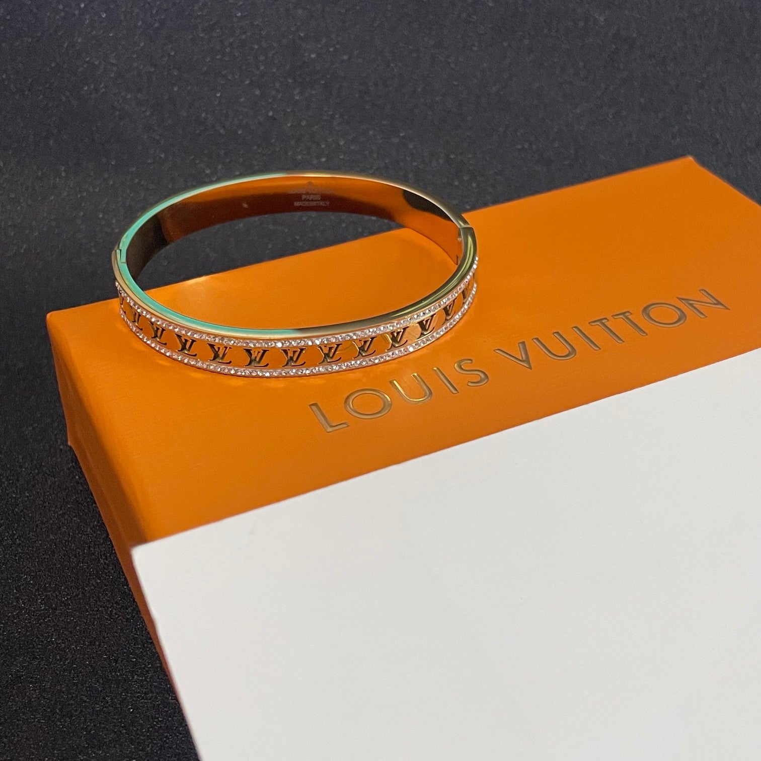 Louis Vuitton Luxury Bracelet | Iconic Elegance & Boutique-Grade Quality 182