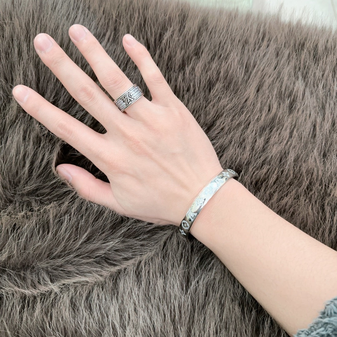 Louis Vuitton Luxury Bracelet | Iconic Elegance & Boutique-Grade Quality 189