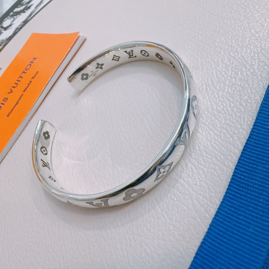 Louis Vuitton Luxury Bracelet | Iconic Elegance & Boutique-Grade Quality 189