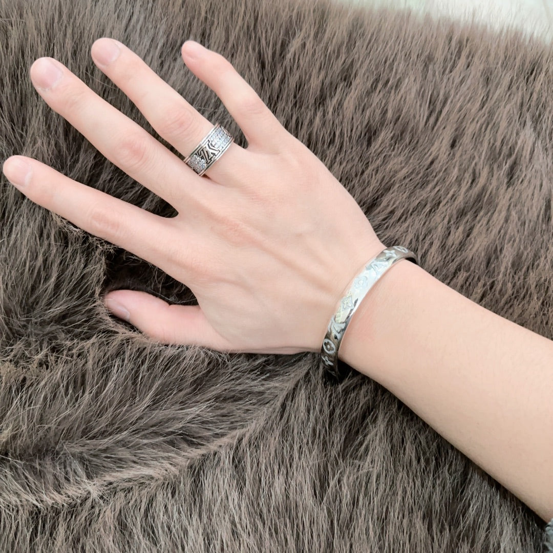 Louis Vuitton Luxury Bracelet | Iconic Elegance & Boutique-Grade Quality 189