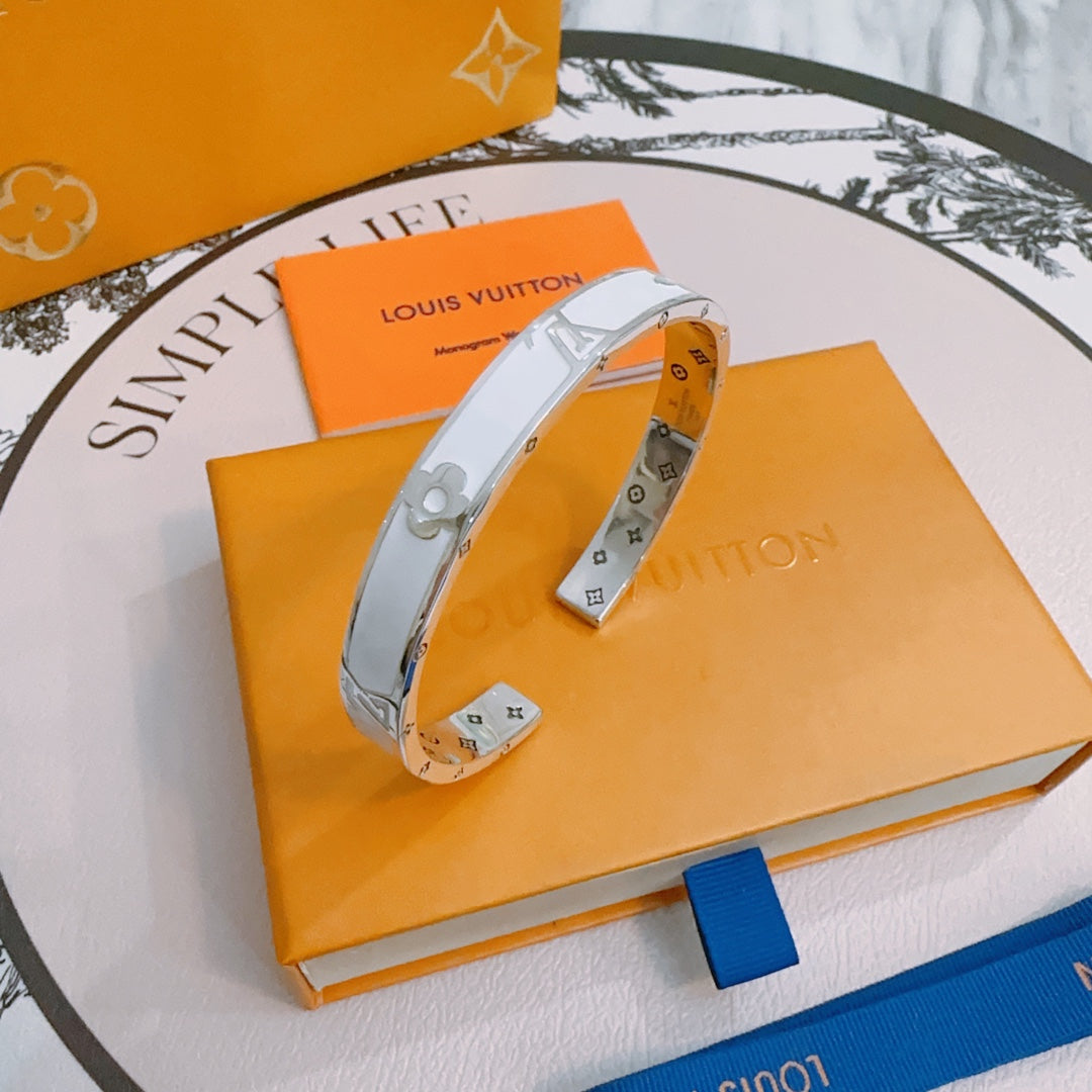 Louis Vuitton Luxury Bracelet | Iconic Elegance & Boutique-Grade Quality 190