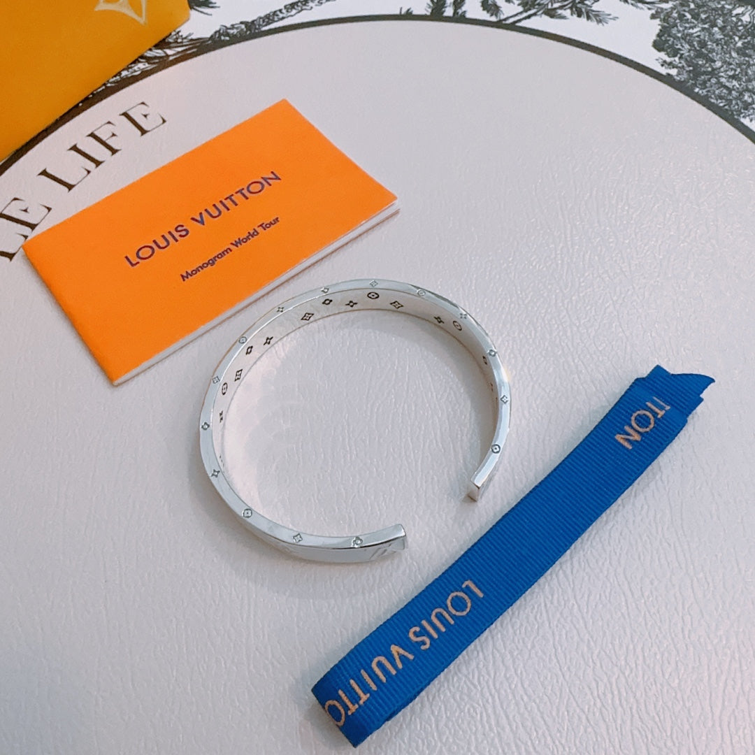 Louis Vuitton Luxury Bracelet | Iconic Elegance & Boutique-Grade Quality 190