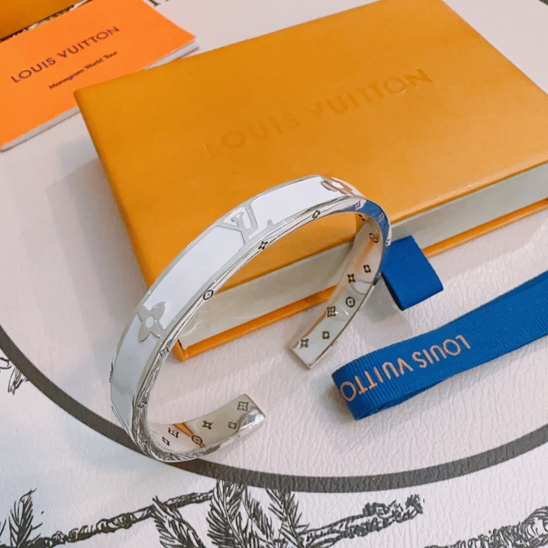 Louis Vuitton Luxury Bracelet | Iconic Elegance & Boutique-Grade Quality 190