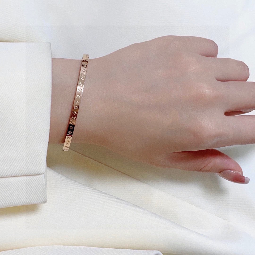 Louis Vuitton Luxury Bracelet | Iconic Elegance & Boutique-Grade Quality 192