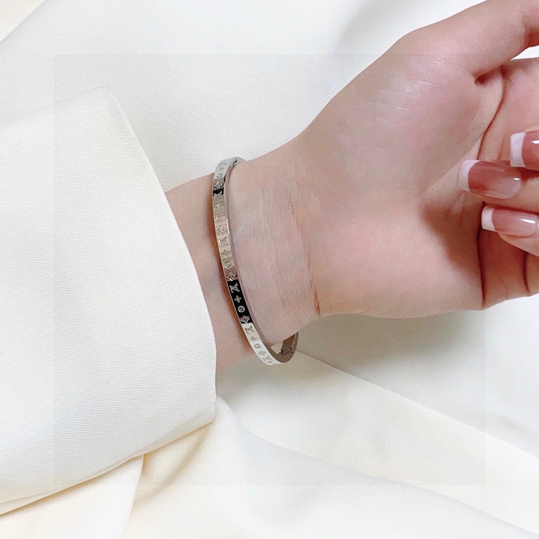 Louis Vuitton Luxury Bracelet | Iconic Elegance & Boutique-Grade Quality 192