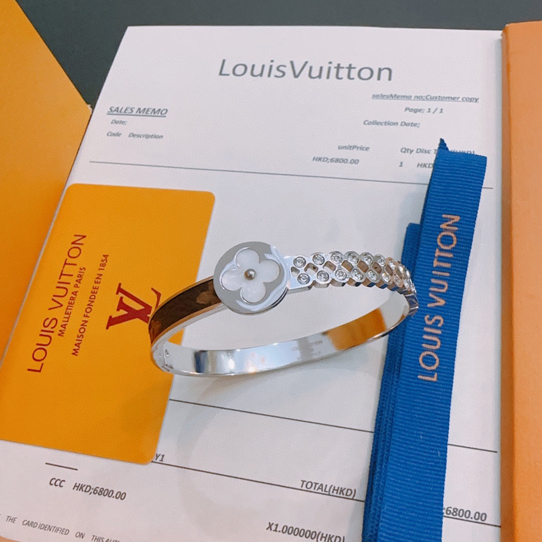 Louis Vuitton Luxury Bracelet | Iconic Elegance & Boutique-Grade Quality 195