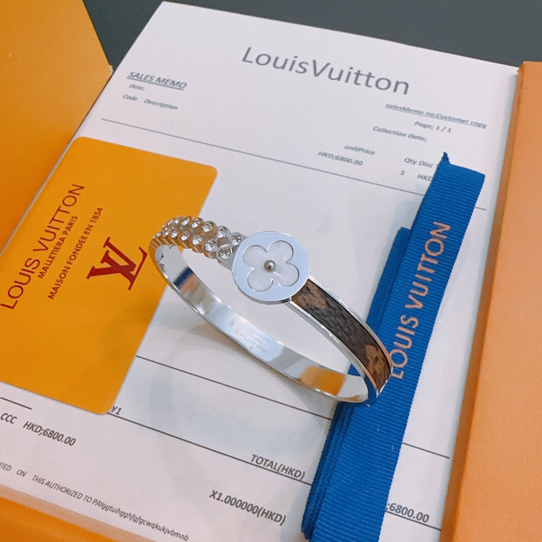 Louis Vuitton Luxury Bracelet | Iconic Elegance & Boutique-Grade Quality 195