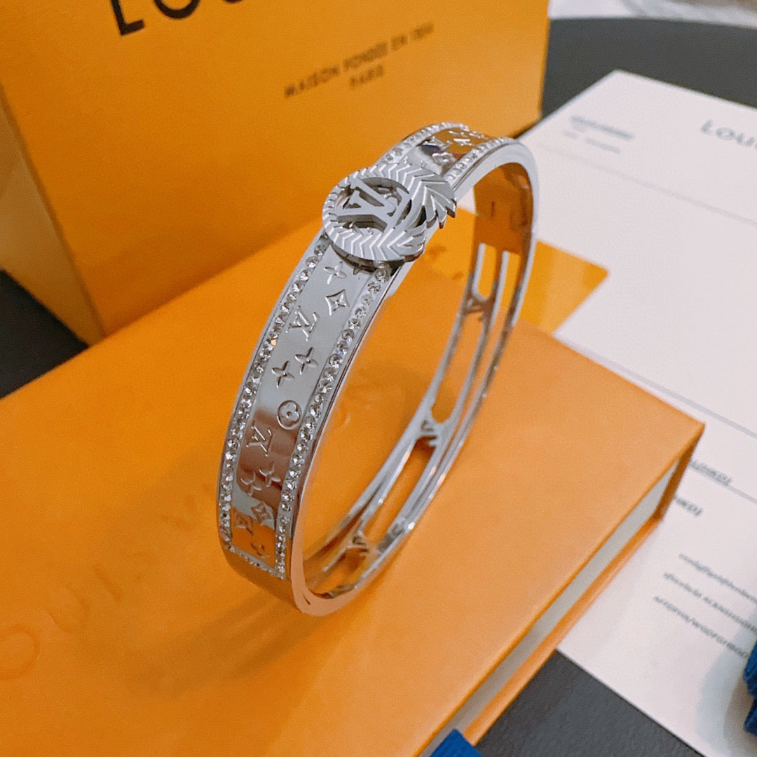 Louis Vuitton Luxury Bracelet | Iconic Elegance & Boutique-Grade Quality 200