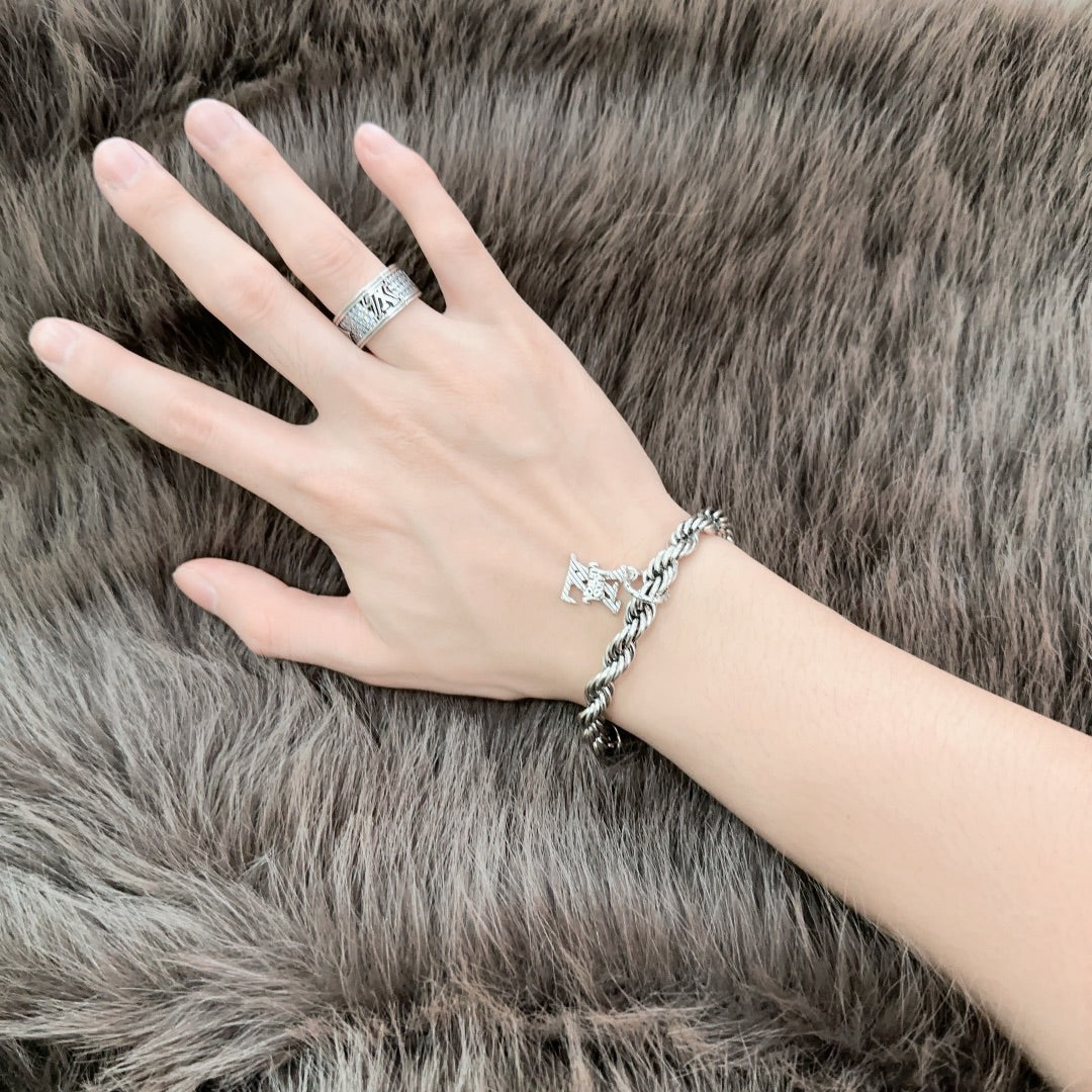 Louis Vuitton Luxury Bracelet | Timeless Design & Boutique-Grade Quality 7