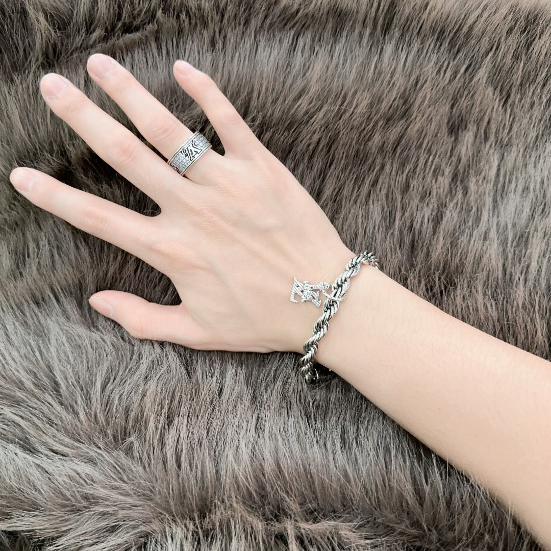 Louis Vuitton Luxury Bracelet | Timeless Design & Boutique-Grade Quality 7