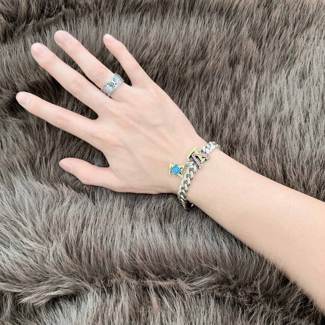Louis Vuitton Luxury Bracelet | Timeless Design & Boutique-Grade Quality 8
