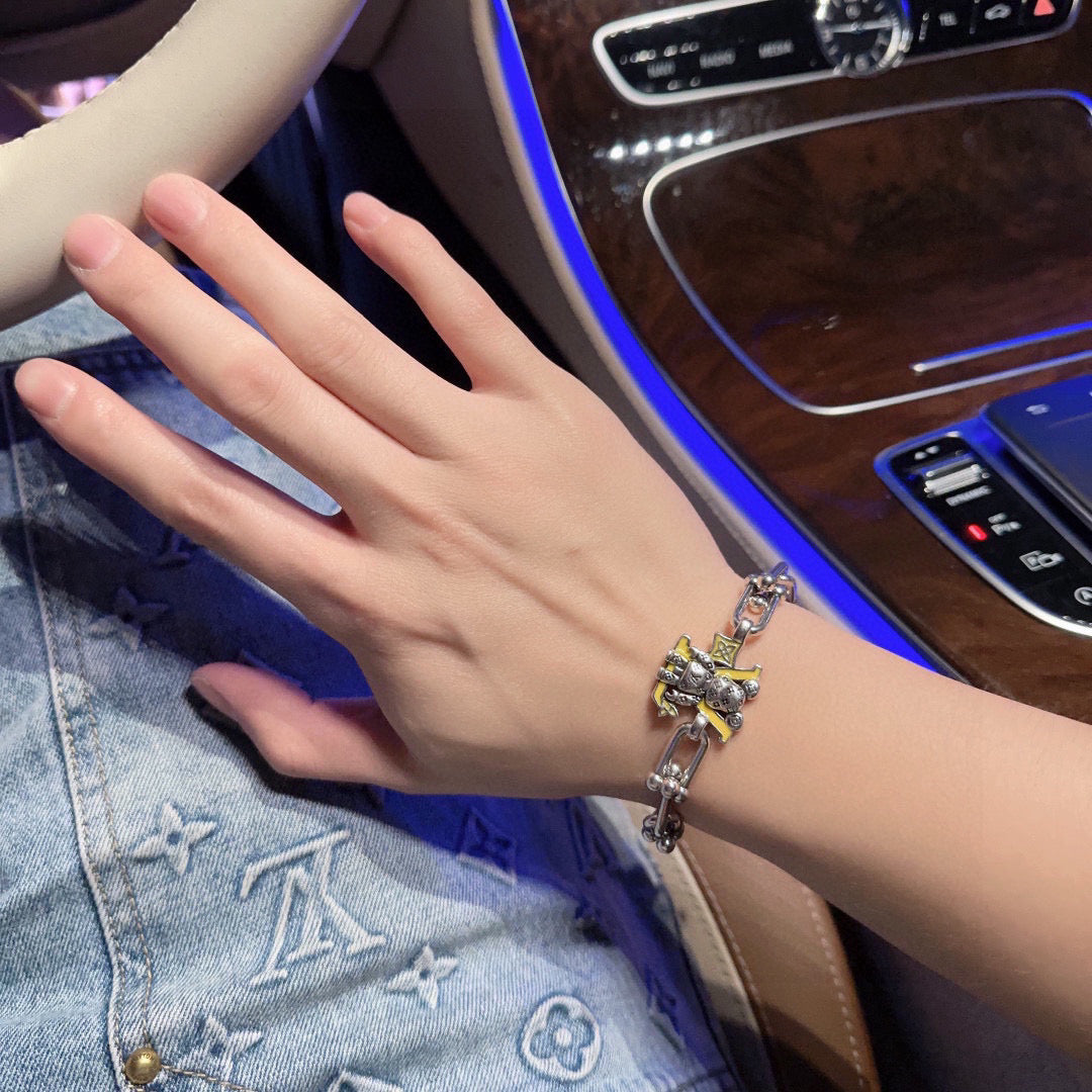 Louis Vuitton Luxury Bracelet | Timeless Design & Boutique-Grade Quality 17