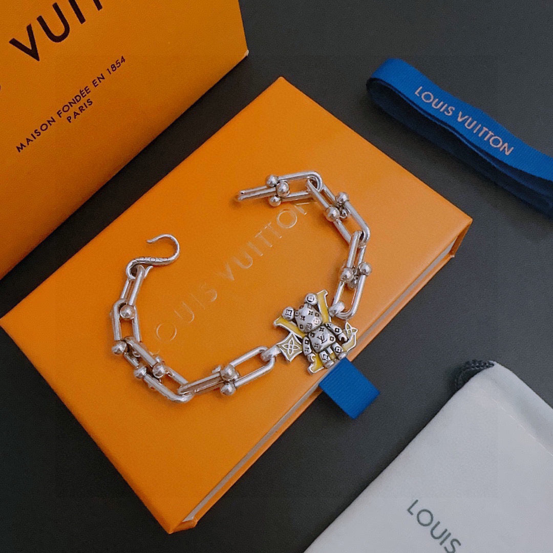 Louis Vuitton Luxury Bracelet | Timeless Design & Boutique-Grade Quality 17