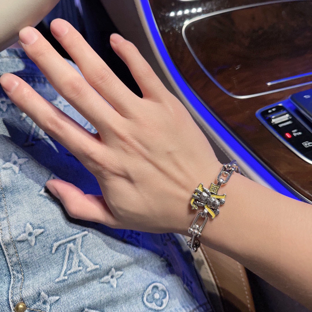 Louis Vuitton Luxury Bracelet | Timeless Design & Boutique-Grade Quality 17