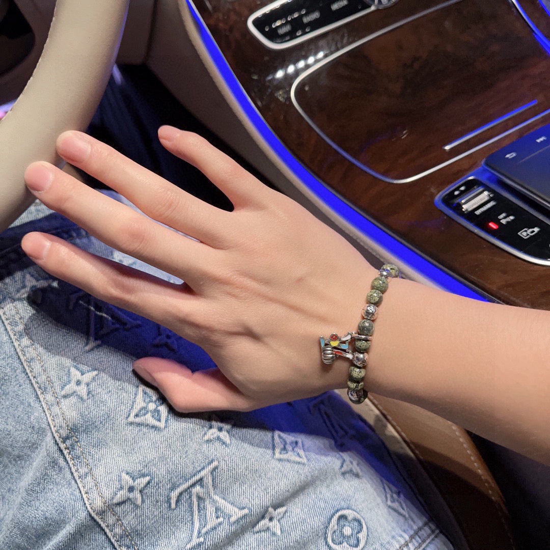 Louis Vuitton Luxury Bracelet | Timeless Design & Boutique-Grade Quality 18