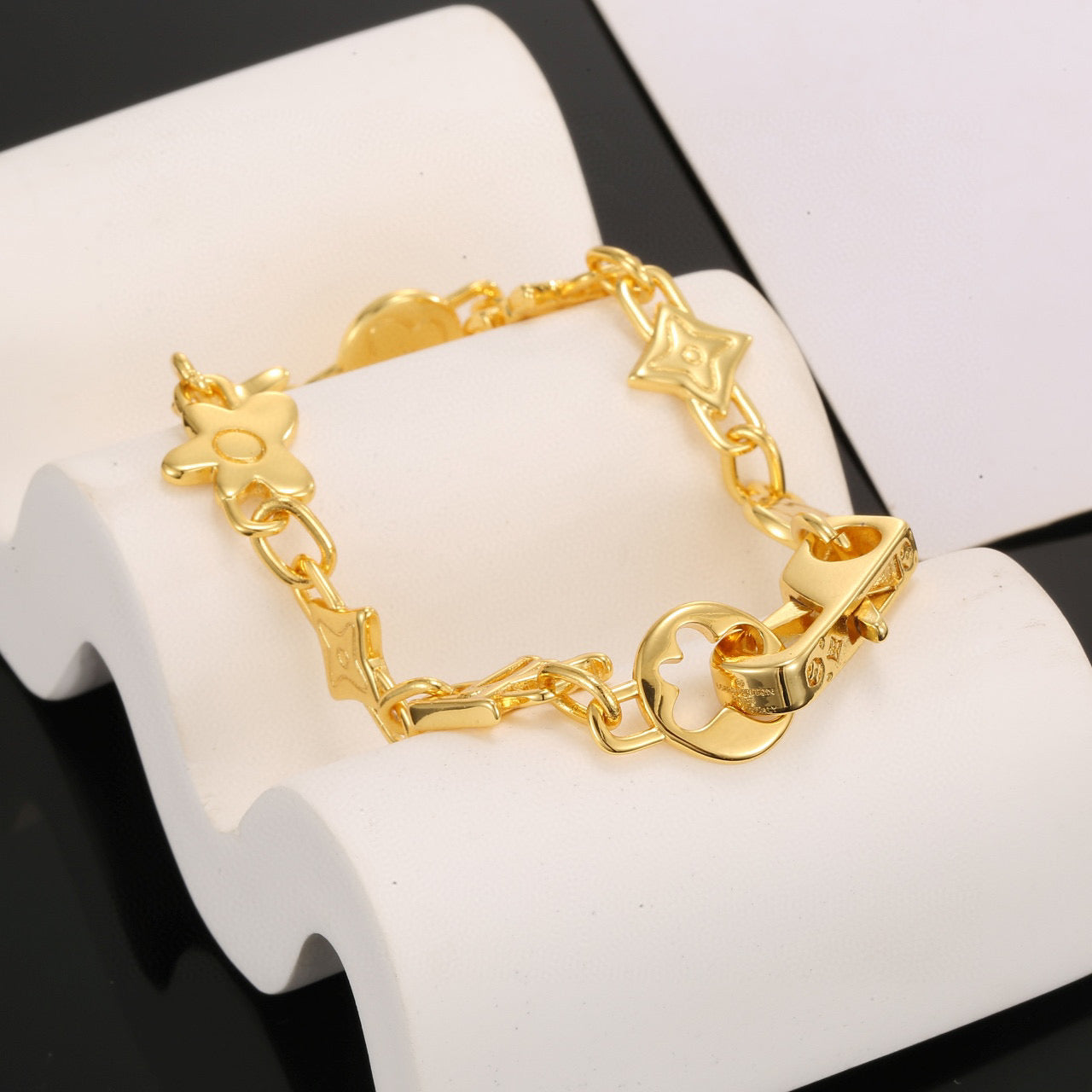 Louis Vuitton Luxury Bracelet | Timeless Design & Boutique-Grade Quality 28