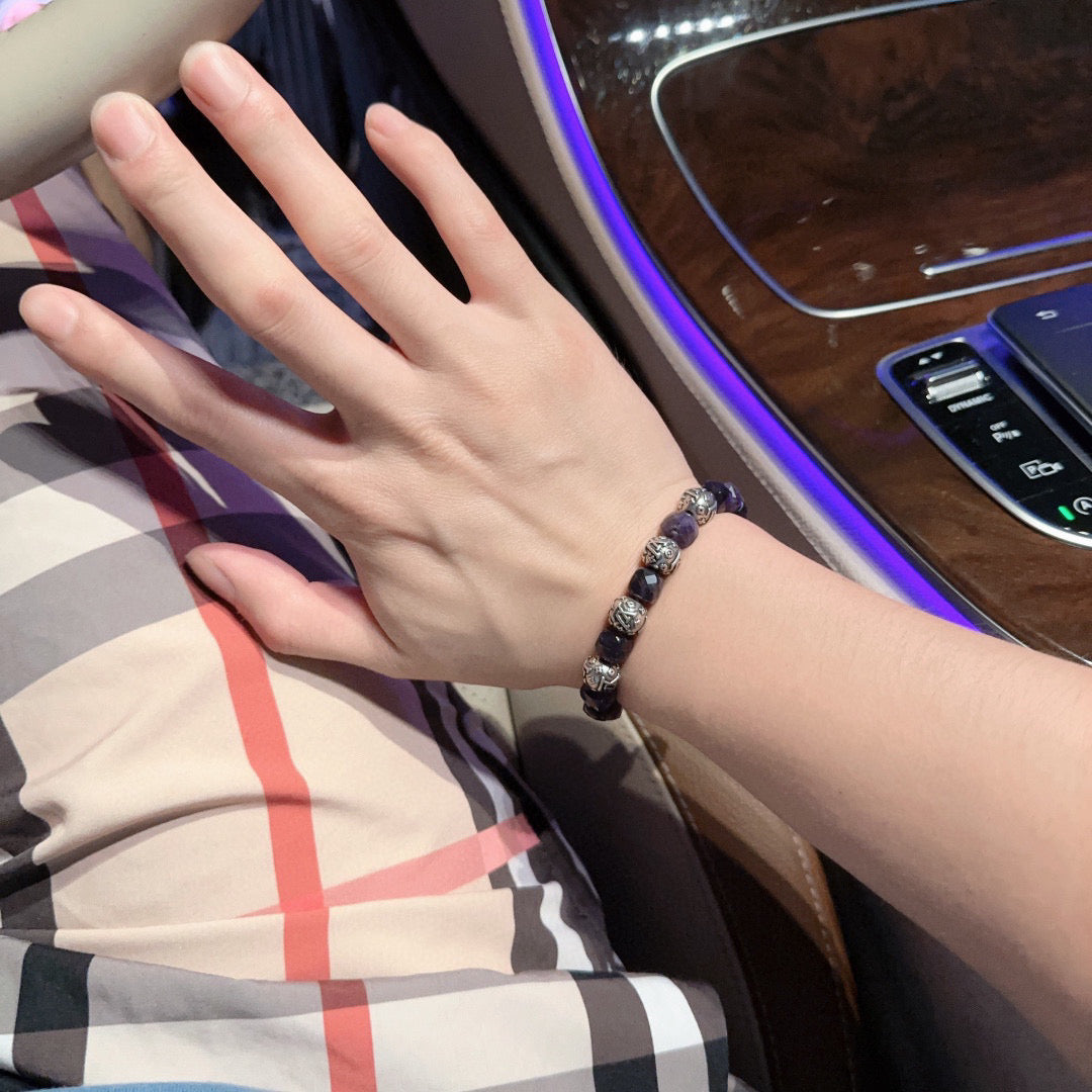 Louis Vuitton Luxury Bracelet | Timeless Design & Boutique-Grade Quality 39