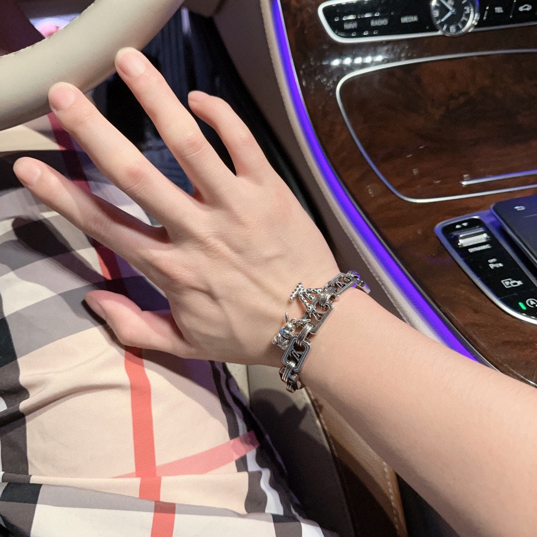 Louis Vuitton Luxury Bracelet | Timeless Design & Boutique-Grade Quality 108