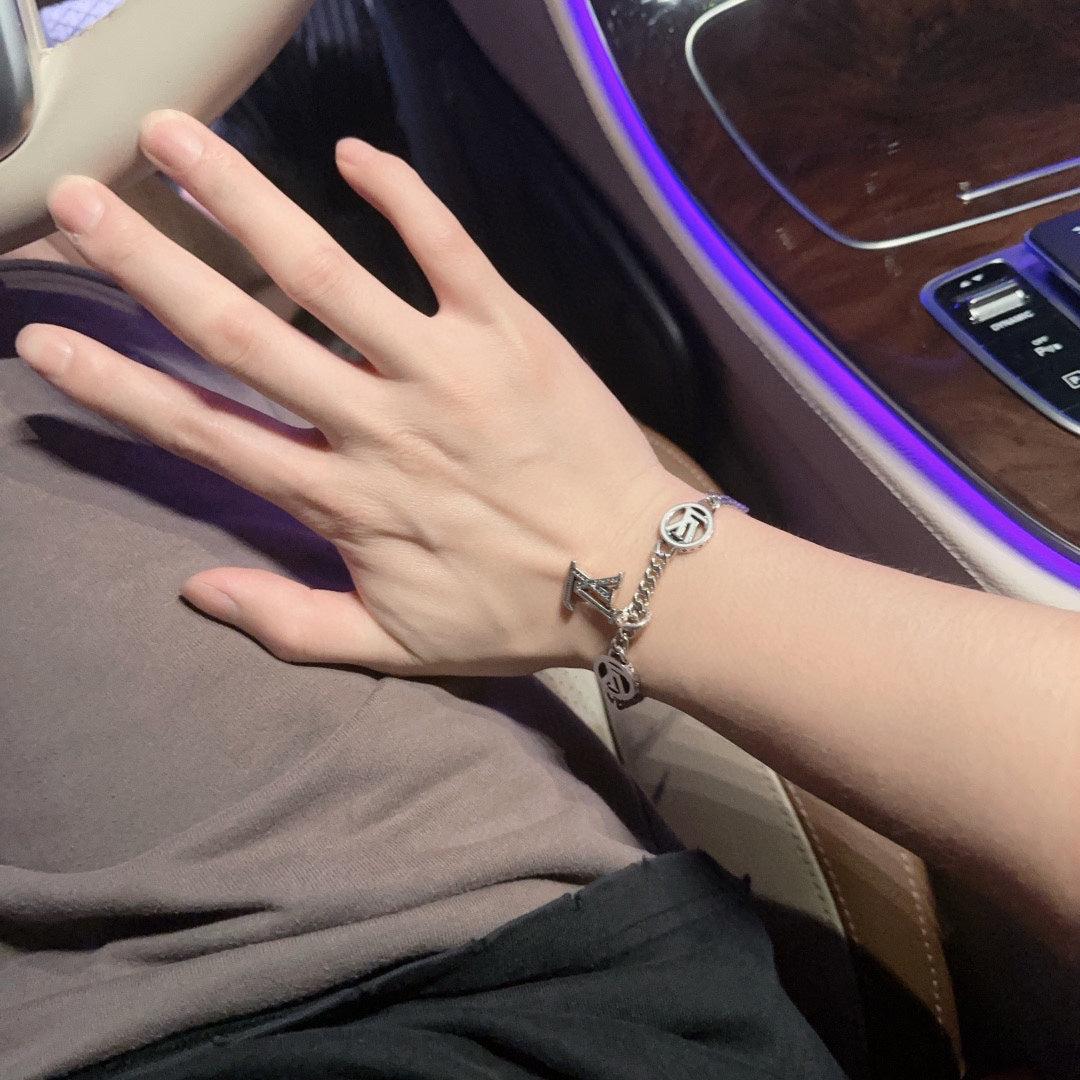 Louis Vuitton Luxury Bracelet | Timeless Design & Boutique-Grade Quality 111