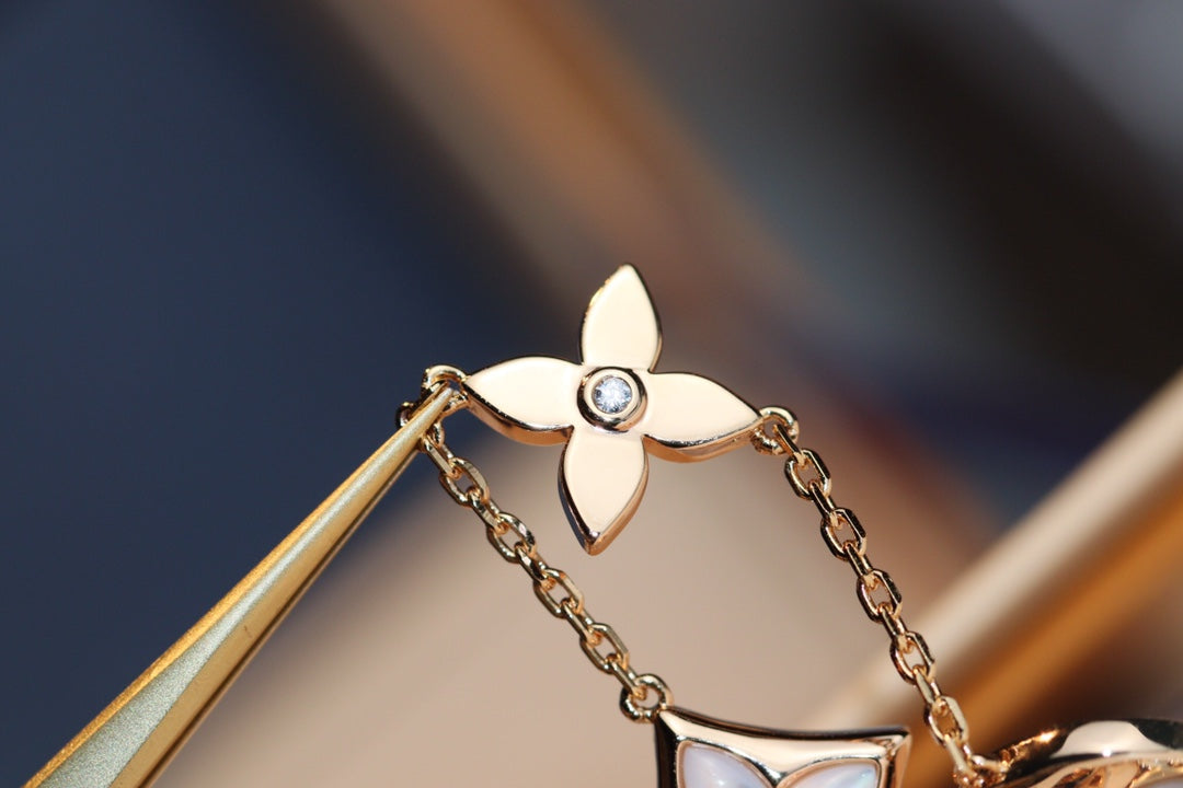 Louis Vuitton Luxury Bracelet | Timeless Design & Boutique-Grade Quality 116