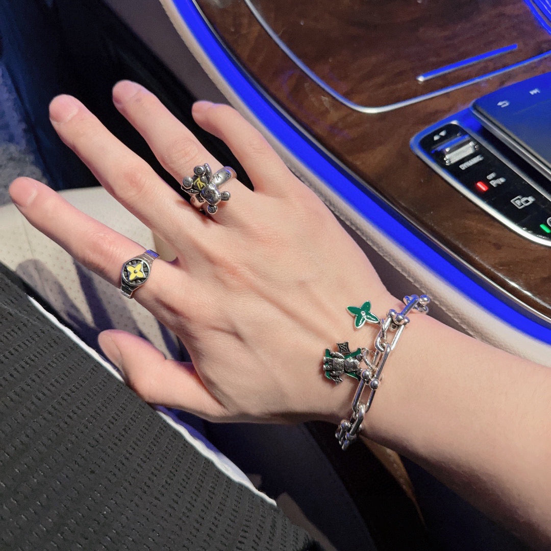 Louis Vuitton Luxury Bracelet | Timeless Design & Boutique-Grade Quality 124