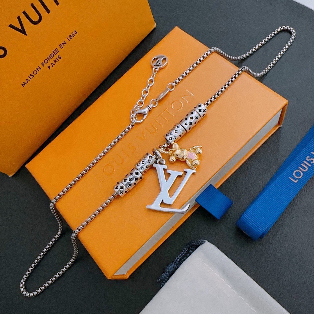 Louis Vuitton Luxury Necklace | Iconic Elegance & Boutique-Grade Quality 02