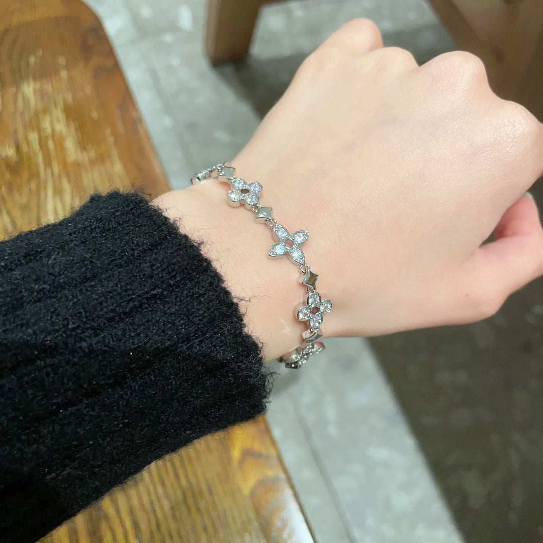 Louis Vuitton Luxury Bracelet | Timeless Design & Boutique-Grade Quality 132