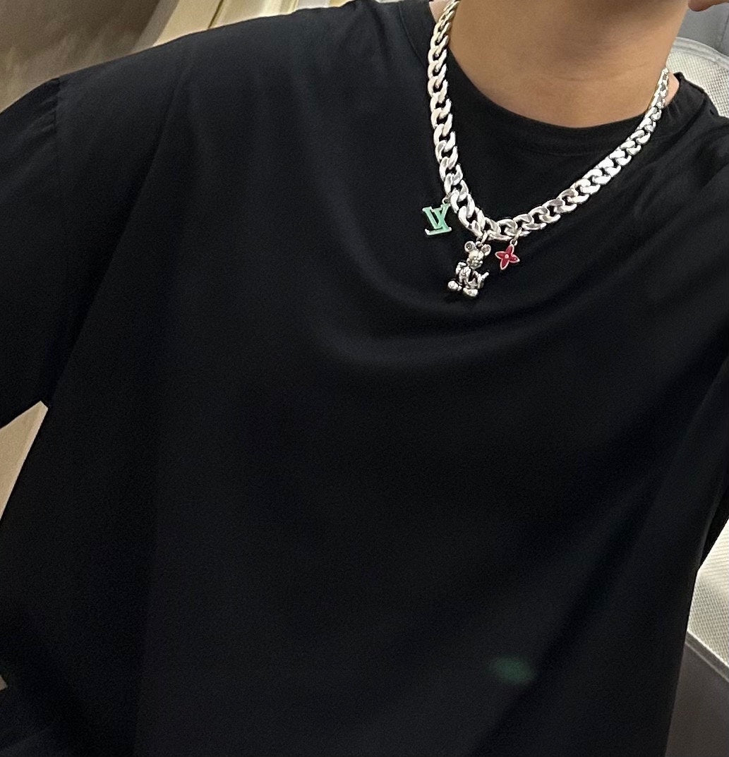 Louis Vuitton Luxury Necklace | Iconic Elegance & Boutique-Grade Quality 04