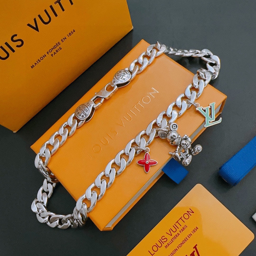 Louis Vuitton Luxury Necklace | Iconic Elegance & Boutique-Grade Quality 04