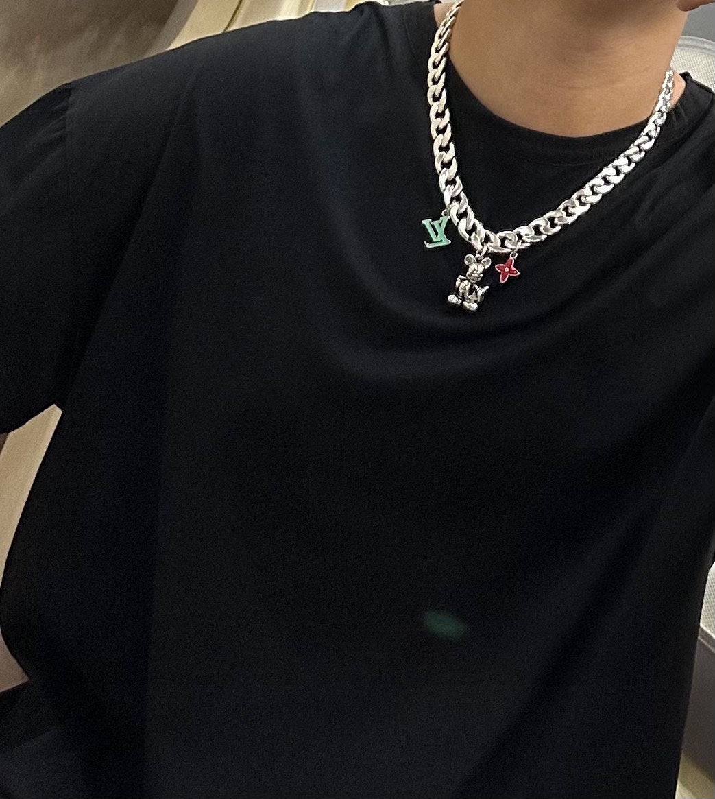 Louis Vuitton Luxury Necklace | Iconic Elegance & Boutique-Grade Quality 04