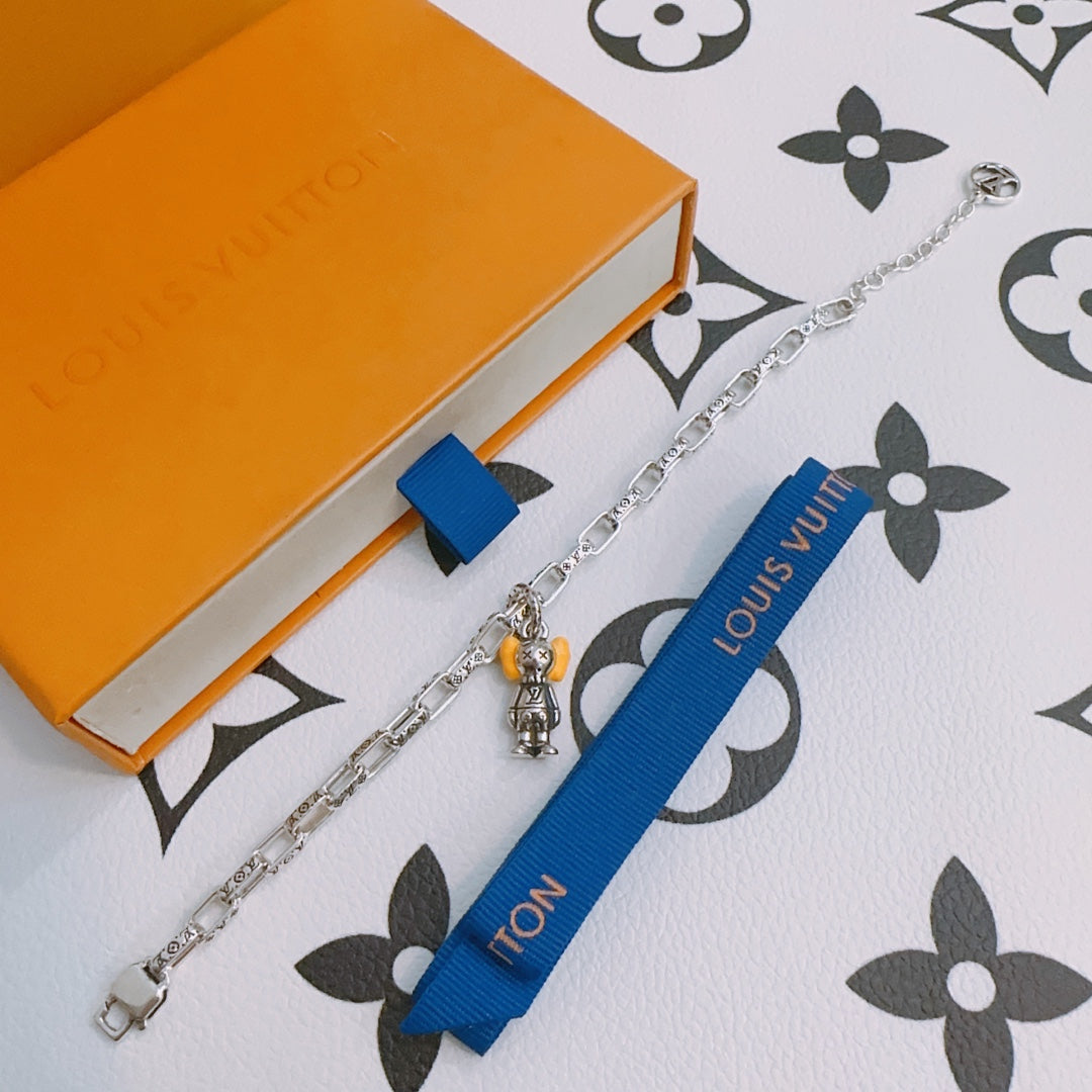 Louis Vuitton Luxury Necklace | Iconic Elegance & Boutique-Grade Quality 06