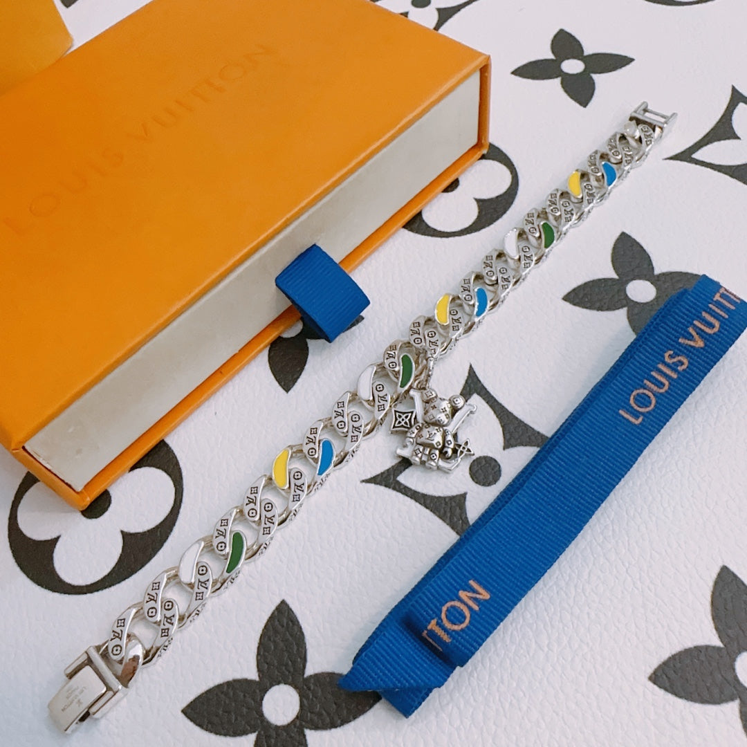 Louis Vuitton Luxury Necklace | Iconic Elegance & Boutique-Grade Quality 08