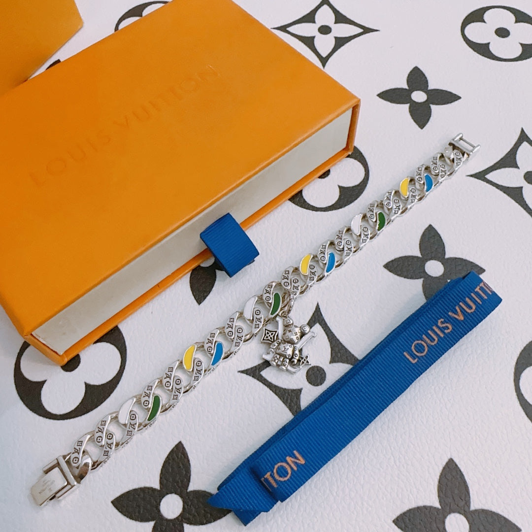 Louis Vuitton Luxury Necklace | Iconic Elegance & Boutique-Grade Quality 08
