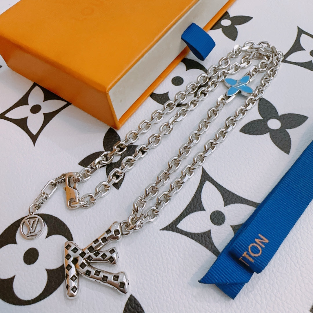 Louis Vuitton Luxury Necklace | Iconic Elegance & Boutique-Grade Quality 09
