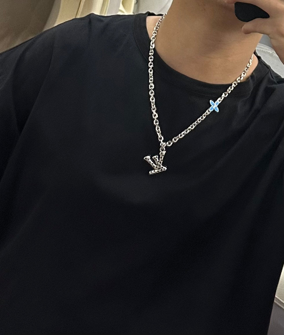 Louis Vuitton Luxury Necklace | Iconic Elegance & Boutique-Grade Quality 09