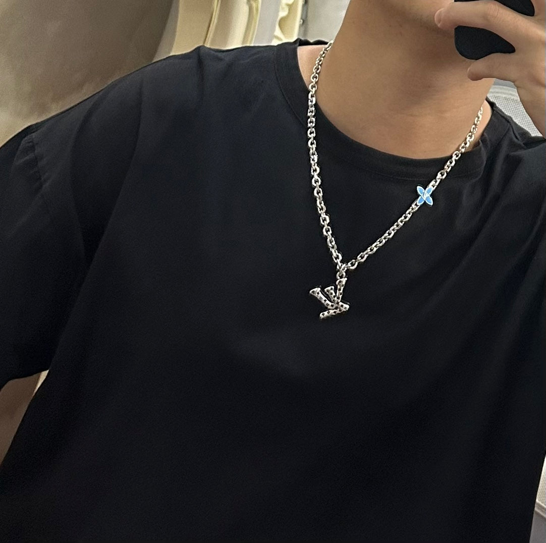 Louis Vuitton Luxury Necklace | Iconic Elegance & Boutique-Grade Quality 09