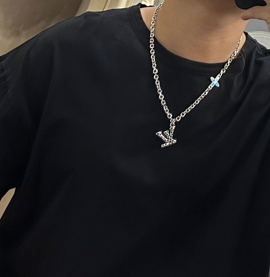 Louis Vuitton Luxury Necklace | Iconic Elegance & Boutique-Grade Quality 09