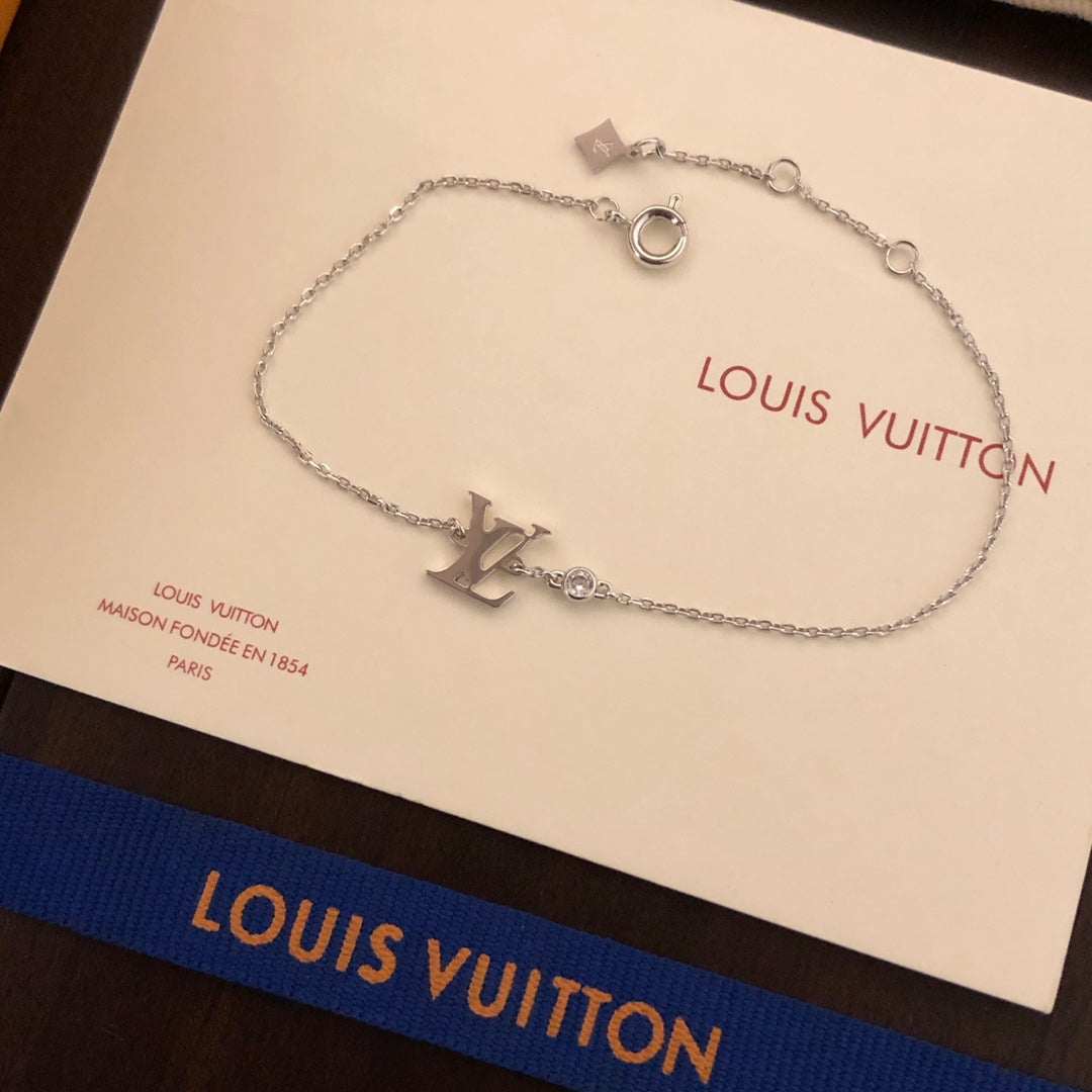 Louis Vuitton Luxury Necklace | Iconic Elegance & Boutique-Grade Quality 16