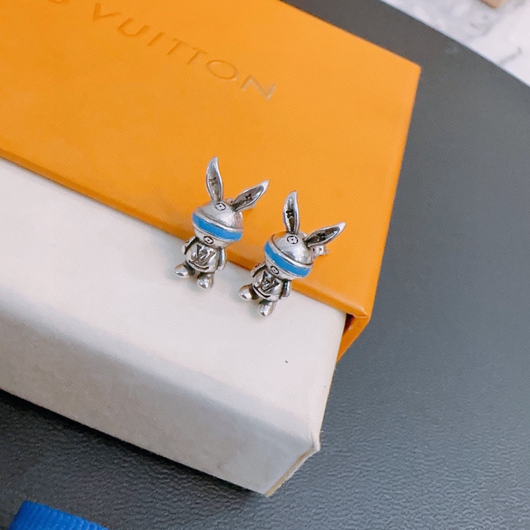 Louis Vuitton Luxury Earrings | Iconic Elegance & Boutique-Grade Quality 03