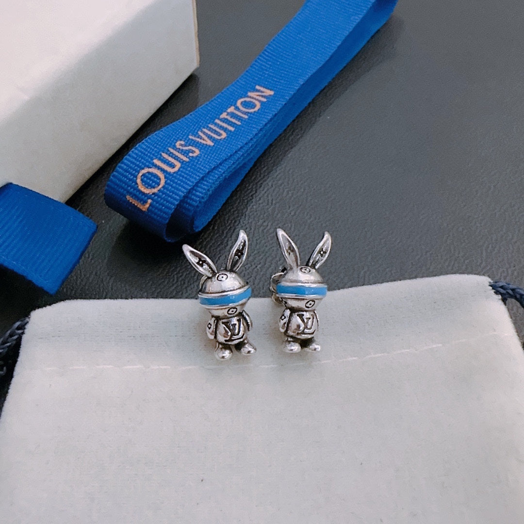 Louis Vuitton Luxury Earrings | Iconic Elegance & Boutique-Grade Quality 03