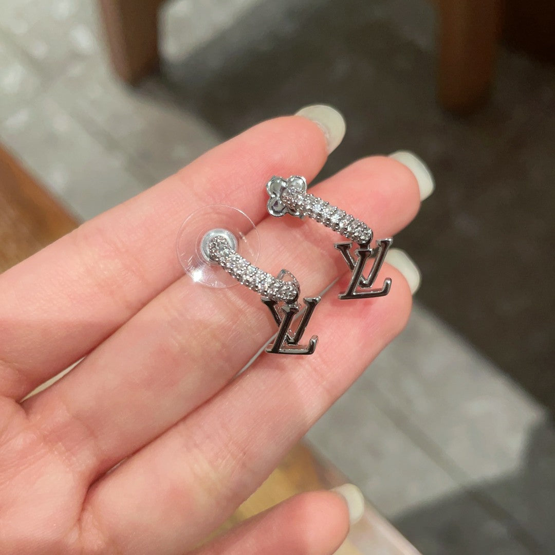 Louis Vuitton Luxury Earrings | Iconic Elegance & Boutique-Grade Quality 12