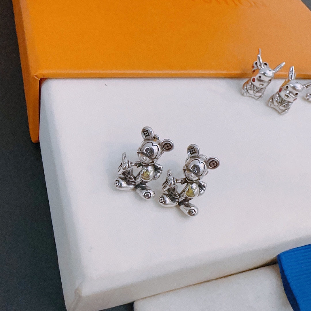 Louis Vuitton Luxury Earrings | Iconic Elegance & Boutique-Grade Quality 17