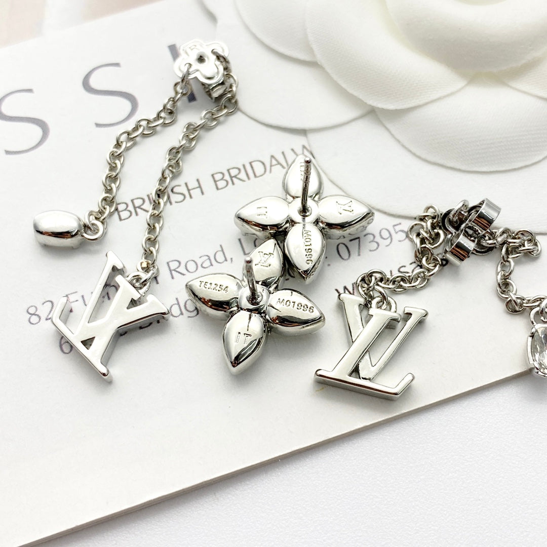 Louis Vuitton Luxury Earrings | Iconic Elegance & Boutique-Grade Quality 90