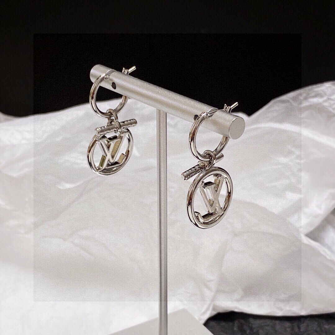 Louis Vuitton Luxury Earrings | Iconic Elegance & Boutique-Grade Quality 117
