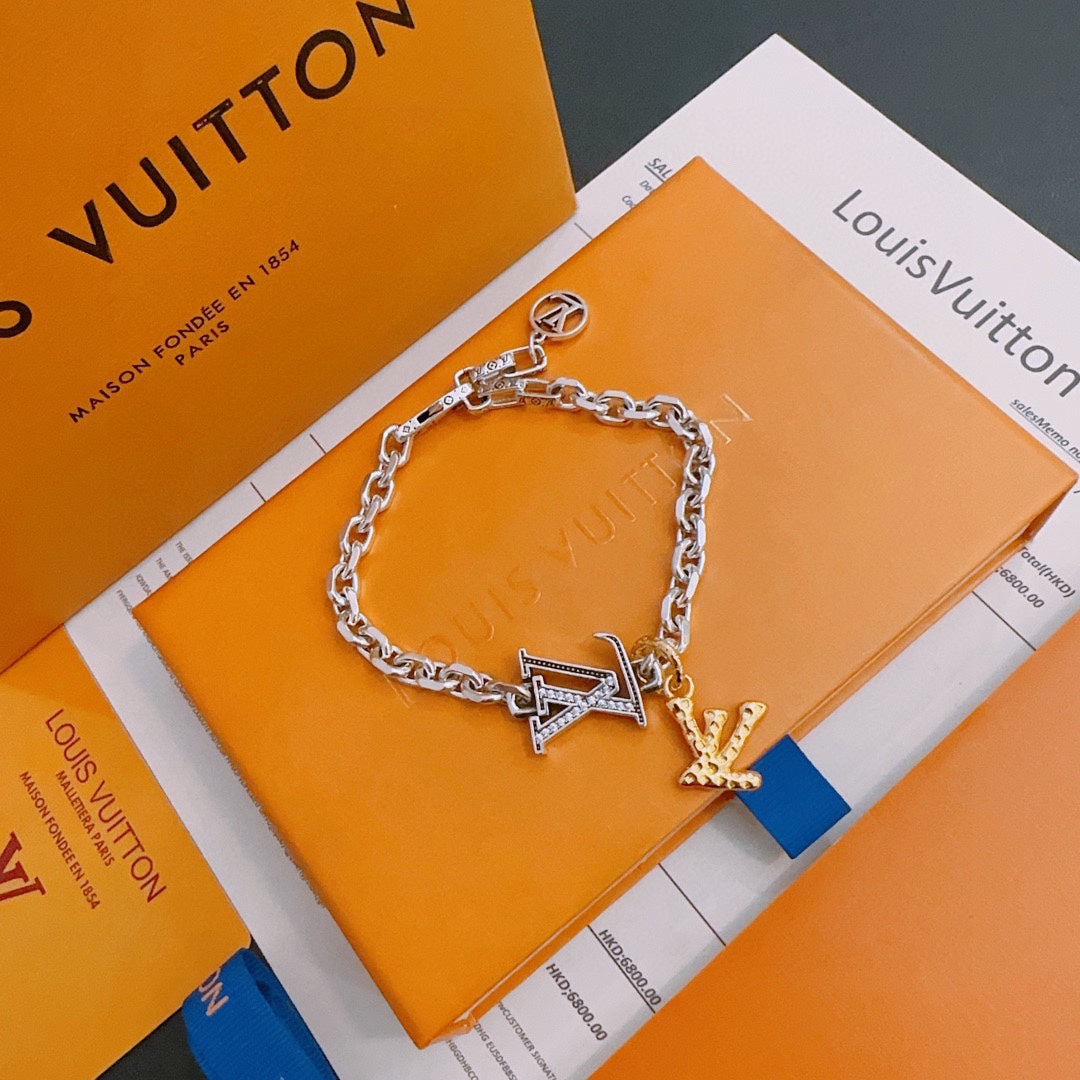 Louis Vuitton Luxury Necklace | Iconic Elegance & Boutique-Grade Quality 96