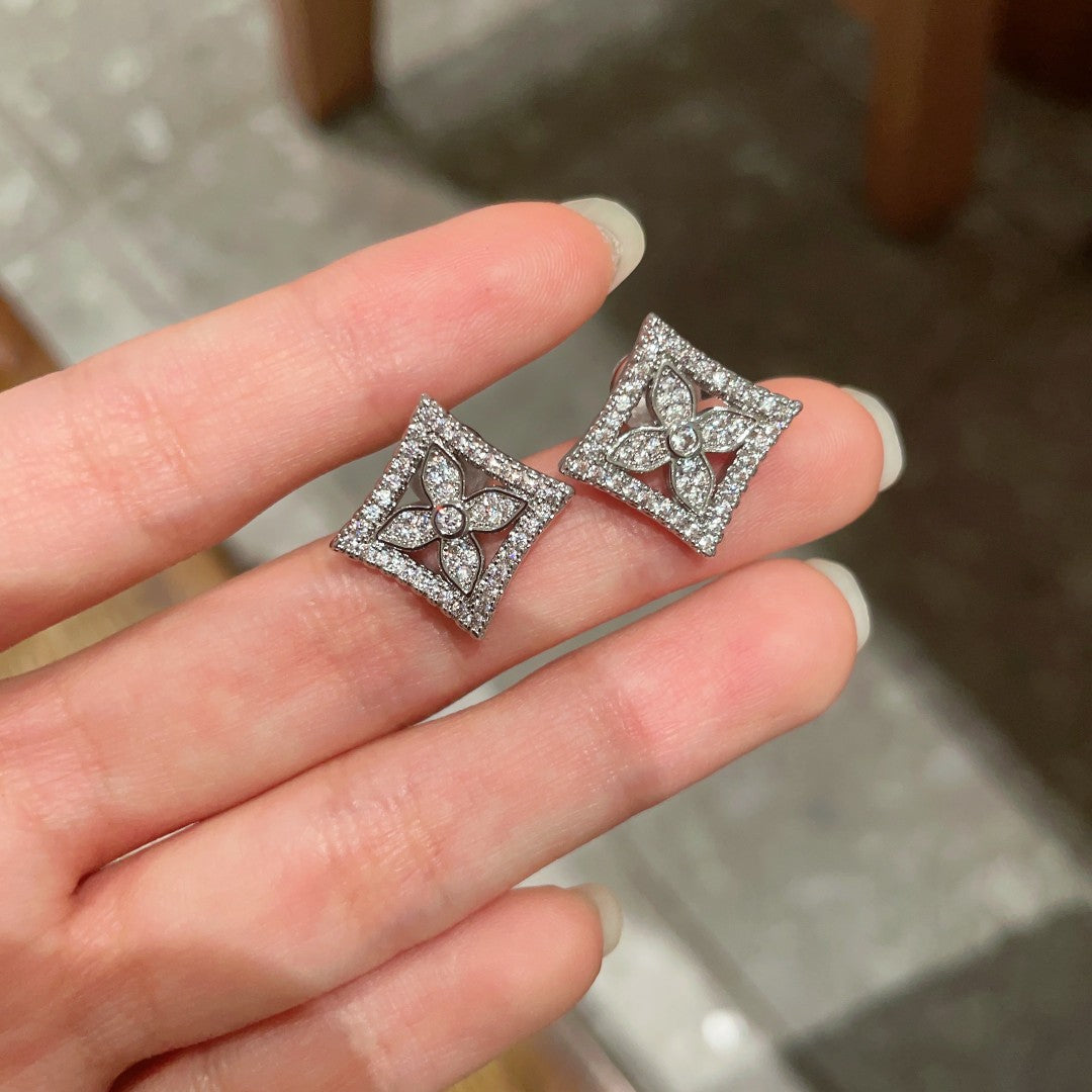 Louis Vuitton Luxury Earrings | Iconic Elegance & Boutique-Grade Quality 128