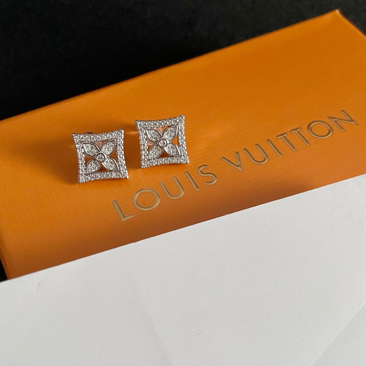 Louis Vuitton Luxury Earrings | Iconic Elegance & Boutique-Grade Quality 128
